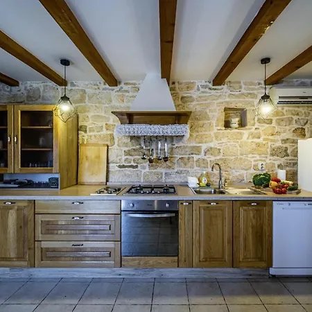 Holiday home Kutic In Stokovci