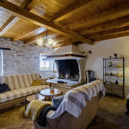 Holiday home Kutic In Stokovci Svetvincenat