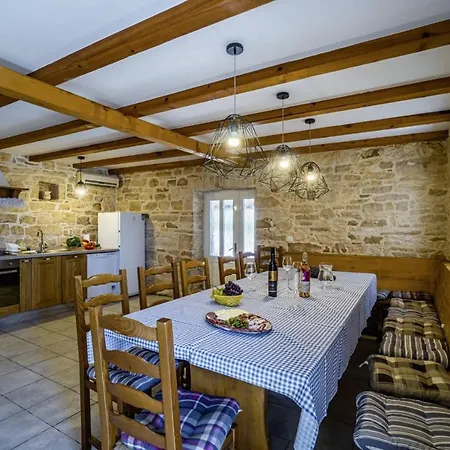 Vakantiehuis Kutic In Stokovci